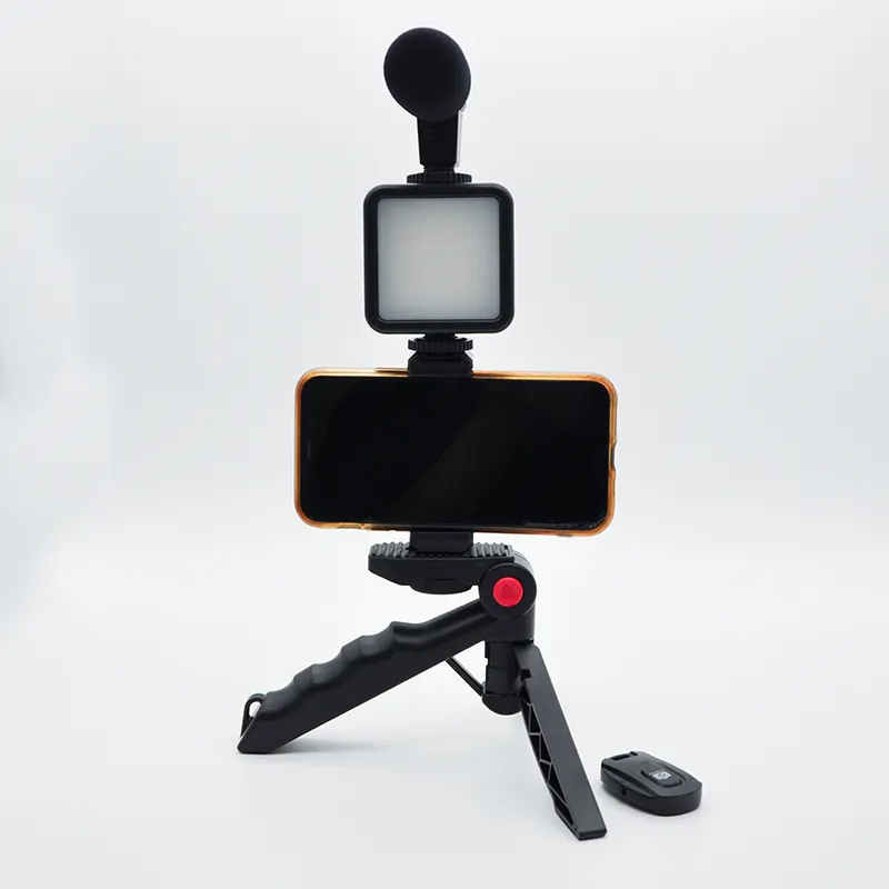 Smartphone Vlogging Microphone Light Kit/Video Kit/Blogger Kit for smartphone and Cameras, with Metal Microphone and Light