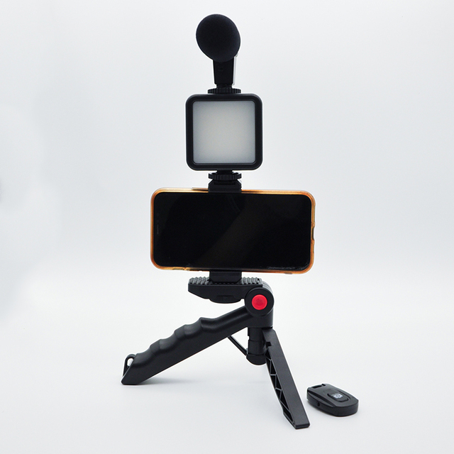 Smartphone Vlogging Microphone Light Kit/Video Kit/Blogger Kit for Smartphone and Cameras, with Metal Microphone and Light