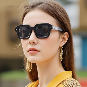 Gafas de Sol Polarizadas Cuadradas con Logotipo Personalizado, Montura Grande TR90 Retro de Moda 2025, Protección UV400 para Mujer - Product Image 3