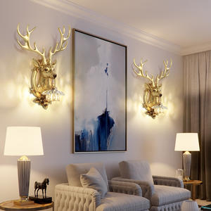 Lampada da Parete Stile Europeo a Forma di Testa di Cervo, Design Nordico Creativo per Soggiorno, Sfondo TV, Testiera, Lampada a Corna di Cervo - Product Image 2
