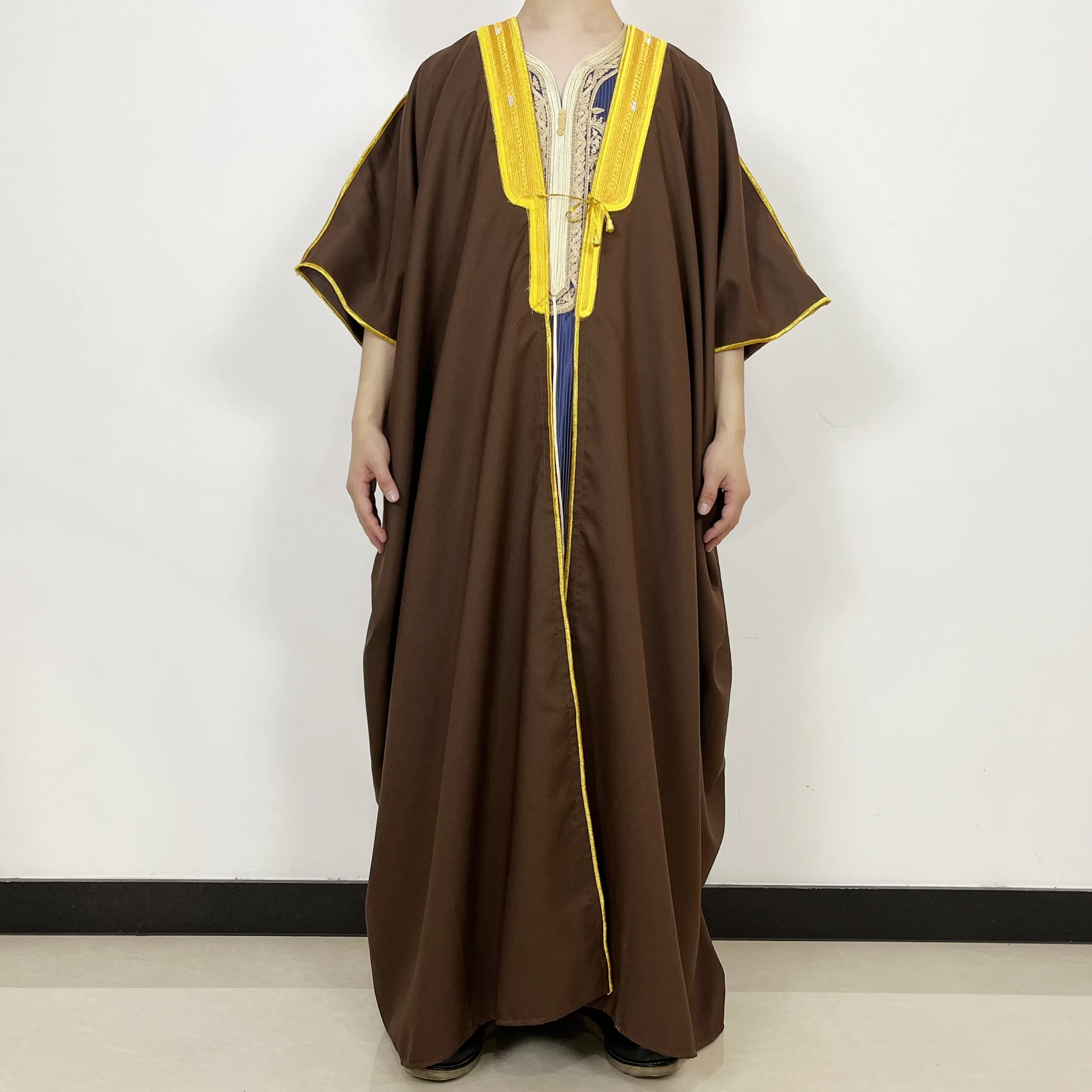 Muslim Islam Dubai pria sifon Bisht Abaya Lebaran Arab pidato seragam Thobe pria jubah Saudi Pusht jubah