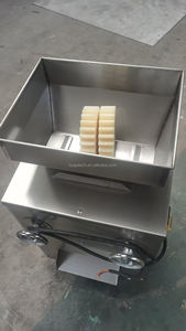 Concasseur et granulateur automatique de noix de 2 à 10 mm pour cacahuètes, noix et amandes, 400-500 kg/h, haute efficacité HJ-CM002 - Product Image 5