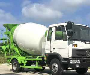 Camion malaxeur à béton de 12 mètres cubes, capacité de 12 m³ pour machines à béton - Caractéristiques : Tambour avec camion - Product Image 3