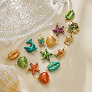 Surtido de Dijes Esmaltados con Motivos Marinos |   Colgantes de Acero Inoxidable Chapados en Oro PVD de 18K |   Conchas de Delfín y Estrella de Mar para la Creación de Joyería DIY - Product Image 5