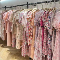 Robes mixtes neuves pour femmes, vêtements de marque pour femmes, liquidation de vêtements en gros, vêtements d'occasion, stock de vêtements