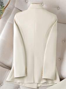 Blazer pour femmes, veste cintrée à trois boutons, tenue de travail de bureau, vêtement formel - Product Image 3