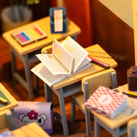 Hongda Nuevo 2024 M2321Z La Época de la Inocencia, Escena de Aula en Miniatura 1:24, Kit de Casa de Muñecas DIY, Casa de Madera en Miniatura con Luz LED y Cubierta Antipolvo