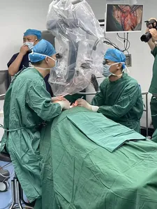 Microscopio Chirurgico Digitale per Neurochirurgia con Monitor e Sistema Ottico Acromatico - Product Image 5