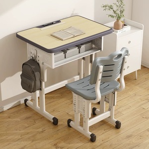 Escritorios y <span class=keywords><strong>sillas</strong></span> <span class=keywords><strong>de</strong></span> plástico con altura ajustable para estudiantes, utilizados en aulas escolares. - Product Image 4