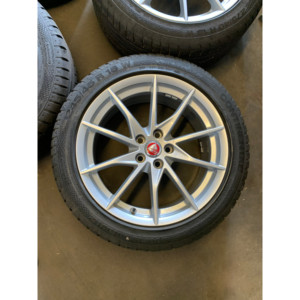 JAGUAR F-TYPE SET di 18 pollici ruote con pneumatici (argento) - Product Image 1