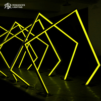 Décoration de couloir d'entrée de mariage de luxe de haute qualité, éclairage LED RGB en forme géométrique pour arche de mariage