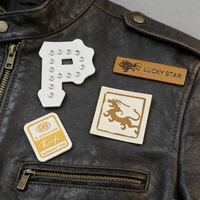 Écussons en cuir PU écologiques personnalisés avec logo, gaufrés pour étiquettes de vêtements, accessoires de confection à coudre, vente en gros OEM, faible MOQ