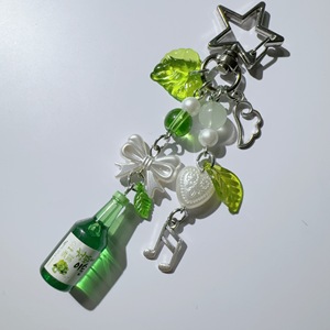 Llavero Estético Y2K con Cuentas Verdes de <span class=keywords><strong>Soda</strong></span> <span class=keywords><strong>Ramune</strong></span> <span class=keywords><strong>Japonesa</strong></span> y Llavero Coreano de Soju - Product Image 1