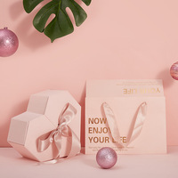 Boîte cadeau créative haut de gamme à double porte avec gaufrage doré pour la Saint-Valentin, avec un design rose pour adolescentes