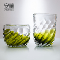 Vase moderne en verre vert clair pour la flore Vase de table en verre ondulé fait à la main Art déco Design nordique Home Living Wedding Christmas