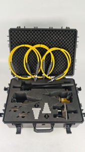 ชุดแยกหน้าแปลนไฮดรอลิก Enerpac รุ่น Fsh-14h 14 ตัน 700 BA แบบแยกส่วน พร้อมปั๊มมือและอุปกรณ์เสริม - Product Image 2