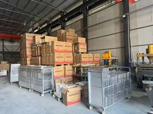 Plafond en aluminium à grille carrée ondulée <span class=keywords><strong>60x60</strong></span> avec profilés en aluminium imitation bois - Product Image 6