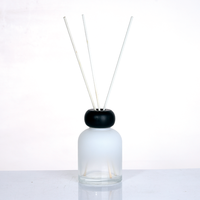 Bouteilles de diffuseur à roseaux en verre dépoli personnalisées en usine, de 50 ml à 300 ml, forme ronde, écologiques et durables, couleur et logo personnalisés disponibles