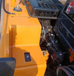 Escavatore per ruote da 7.5Ton 0.3m ³ con motore da 48kw ideale per molteplici applicazioni di scavo e costruzione - Product Image 5