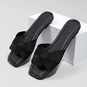 Nuovi Sandali Piatti da Donna 2025 Estivi con Ricamo Elettrico in Metallo, Tessuti, per Commercio Estero Transfrontaliero, Esplosione di Tendenze Hot in Europa e USA - Product Image 1