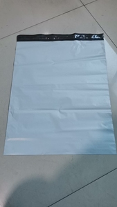 Enveloppes polyéthylène grandes, moyennes et petites, tailles assorties, imperméables et résistantes aux déchirures, pour l'emballage de produits variés - Product Image 1