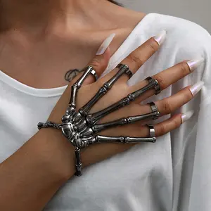 2023 Halloween Skull Hand Bot Punk Armband Met Ring Verguld Zilver Metalen Armband Hot Sales Halloween Sieraden