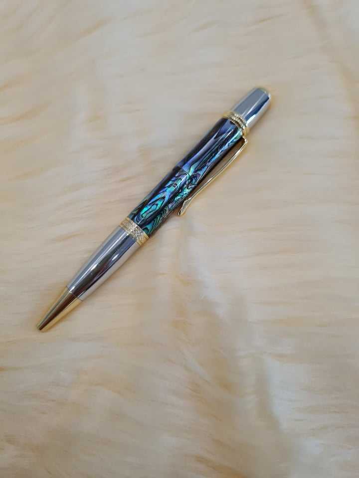 สีฟ้าหอยเป๋าฮื้อ