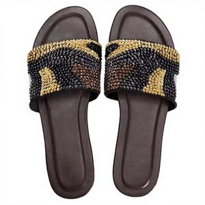 Nouvelles sandales plates pour femmes printemps-été, décorées de perles, à blocs de couleur, avec lanières tendance, pour loisirs en extérieur, plage et sport - Product Image 2