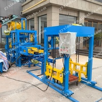 Machine automatique de fabrication de blocs creux haute capacité avec pression hydraulique et moteur et boîte de vitesses pour la production de pavés en ciment