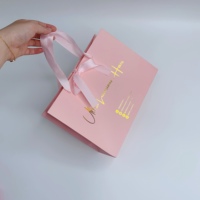 Sacs en papier à fond renforcé pour boutique, livraison rapide, vente en gros d'usine, haute qualité, impression personnalisée, dorure à chaud