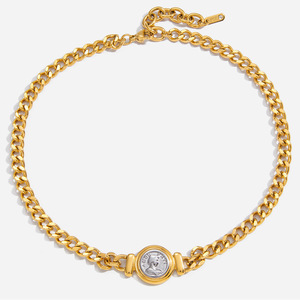 Collier pendentif rond en acier inoxydable avec gravure de pièce de monnaie et motif portrait pour bijoux de mode - Product Image 1