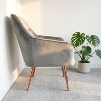 Fauteuil de loisirs de style nordique, siège capitonné en velours doux, pieds en métal or rose, chaise d'appoint pour la décoration de la maison, idéal pour les appartements, les hôtels et les halls d'entrée.