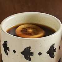 Ensemble tasse et soucoupe en céramique vintage peintes à la main tasse à latte domestique raffinée pour les fêtes à la maison