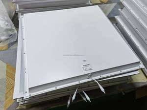 Plafonnier LED carré fabriqué en Chine, panneau LED mural, lampe solaire pour <span class=keywords><strong>salle</strong></span> <span class=keywords><strong>de</strong></span> séjour, <span class=keywords><strong>salle</strong></span> <span class=keywords><strong>de</strong></span> <span class=keywords><strong>bain</strong></span>, luminaires - Product Image 4