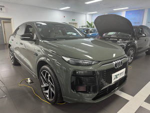 <span class=keywords><strong>Audi</strong></span> <span class=keywords><strong>Q6</strong></span> <span class=keywords><strong>2022</strong></span> 40 E-tron Edición Empresarial SUV R20 Usado, Volante a la Izquierda, Cuero Oscuro, Turbo, de Uniland Motors en China - Product Image 2