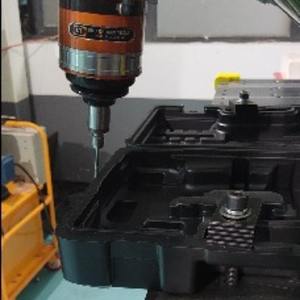 Robot de Pulido y Desbarbado Radial Guide Pilot FR040B-S4040 con Control de Fuerza Flotante - Product Image 1