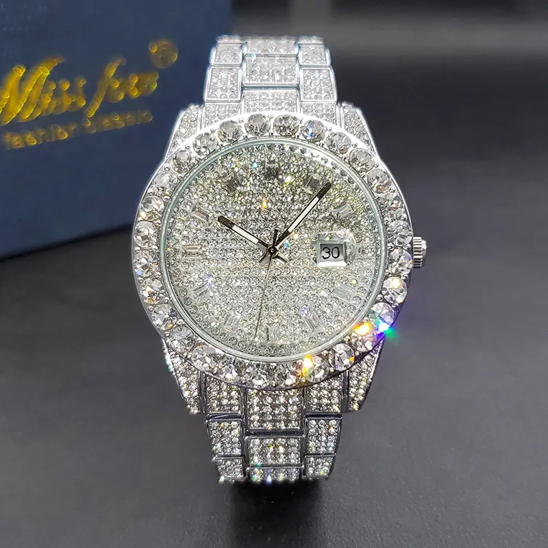 Luxe hommes montre Bling Bling gros diamant montres à Quartz mâle Hip Hop Rock élégant étanche calendrier montres Droshipping