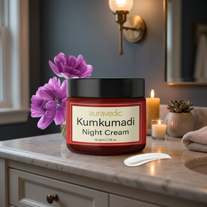 Crème de nuit Auravedic Wake Radiant Authentic Kumkumadi, formule infusée au curcuma, atténue les taches, restaure l'éclat de la peau, 50 g, tous types de peau - Product Image 2