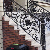 Escalier en colimaçon en fer forgé vintage européen sur mesure, garde-corps en acier inoxydable résistant à l'eau, caractéristiques incurvées pour