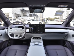 高品质、高效率的新车长安启源A06 240激光版，非常适合全球电动汽车经销商和经销商 - Product Image 5