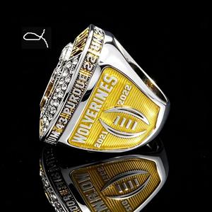 Anillo de <span class=keywords><strong>Campeonato</strong></span> Conmemorativo <span class=keywords><strong>del</strong></span> <span class=keywords><strong>Campeonato</strong></span> de Fútbol Americano Big Ten <span class=keywords><strong>2022</strong></span> de los Wolverines, Premiado por la Universidad, Diseño Moderno en Aleación - Product Image 2