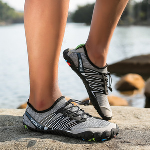 Nouveau modèle chaussures d'eau pour femmes chaussures de plage en maille de grande taille pour la natation à la pataugeoire pêche Rafting randonnée pour les activités d'été - Product Image 4