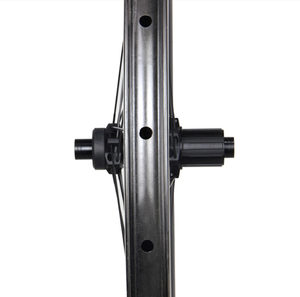 Juego de ruedas de carbono ligero de alta calidad para ciclismo de aventura, bicicleta de pista de carretera sin cámara con sistema de freno de disco - Product Image 4