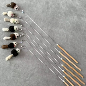 Varita de Lujo para Gatos con Forma de Zorro de Piel de Conejo Auténtica, con Campana y Lazo, Mango de Madera Natural, Interactiva para Entretener y Entrenar - Product Image 5