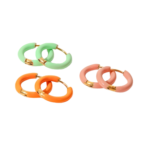 Aros Modernos Chapados en Oro de 18K, Acero Inoxidable, Hipoalergénicos, Resistentes al Agua, Joyería Fina, Marca JUSTOP - Product Image 1