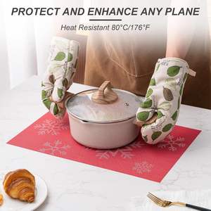 Manteles Individuales Navideños de Vinilo Tejido con Diseño de Copos de Nieve, Lavables y Fáciles de Limpiar, Resistentes al Calor y Antideslizantes para Mesa de Comedor - Product Image 4