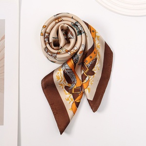 Écharpe carrée en polyester à fleurs, style coréen, tendance, polyvalente, 70 % polyester, cravate haut <span class=keywords><strong>de</strong></span> gamme à pois pour femme - Product Image 3