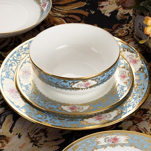 Service de table en céramique en porcelaine blanche avec bordure dorée en relief, vintage, floral, luxueux et durable, pour mariage - Product Image 1