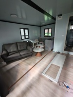 Maison conteneur préfabriquée extensible de luxe 20 pieds 40 pieds à prix abordable, design moderne, étanche et résistante aux ouragans, avec salle de bain