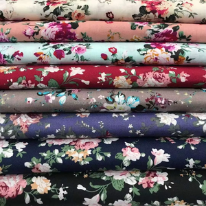 Neueste Design Kostenlose Probe Bulk Sale Oem Blumen bedruckte Stoffe 100% Baumwolle für Kleid